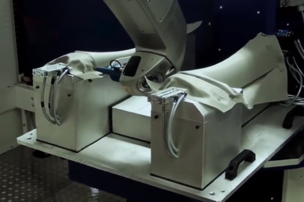 激光工藝之—保險(xiǎn)杠蒙皮激光沖孔，ABCD柱飾板激光切邊切孔