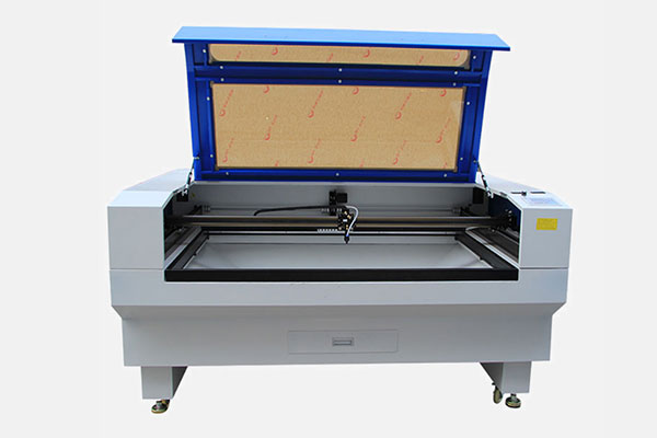 百潔布裁剪打孔設(shè)備—百潔布激光切割機 百潔布裁剪打孔設(shè)備—百潔布激光切割機