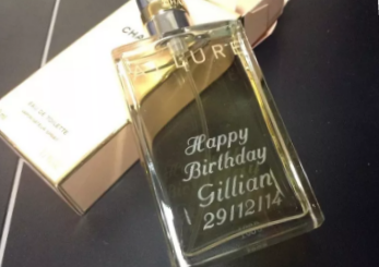 香水瓶激光雕刻機(jī)，不用香水的女人沒有未來